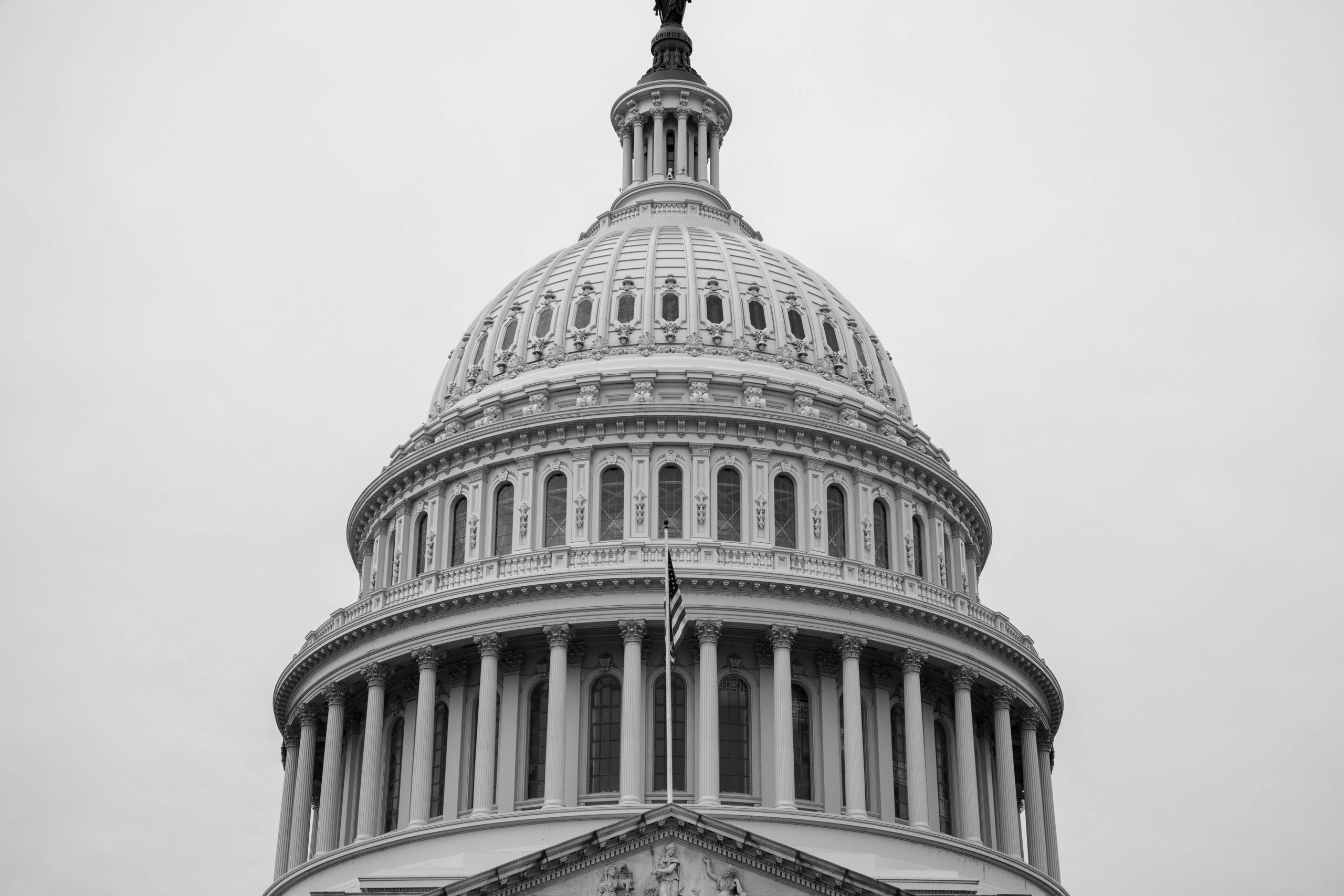 Partial view of the whitehouse in black and white.